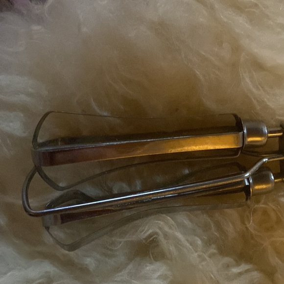 1950’s Vintage Hand Mixer - Stainless Steel cream handle on side - Picture 4 of 11